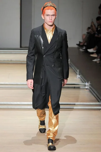 Look 28